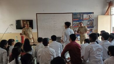 Photo of गौतमबुद्धनगर  में फायर विभाग ने  मॉक ड्रिल कर आग से बचने की दी जानकारी