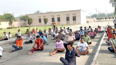 Photo of बादलपुर शक्ति केंद्र पर महेंद्र सिंह नागर के नेतृत्व में लोगों ने किया योग