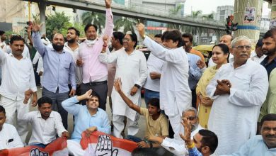 Photo of आंदोलनः कांग्रेसजनों ने रास्ता जामकर किया प्रदर्शन