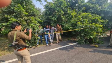 Photo of मुठभेड़ः इनामी बदमाश को लगी गोली, पुलिस ने किया गिरफ्तार, अस्पताल में कराया भर्ती