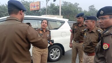 Photo of औचक निरीक्षणः पुलिस कमिश्नर ने किया चिल्ला बार्डर पर औचक निरीक्षण