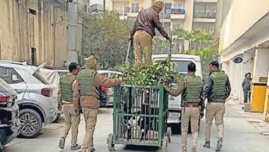 Photo of तेंदुए की दहशतः सोसायटी के लोगों ने घरों से निकलना किया बंद, अभी पकड़ में नहीं आया तेंदुआ