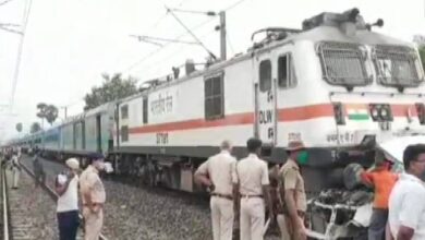 Photo of ग्रेटर नोएडा चिपयाना फाटक पर हुआ दर्दनाक हादसा, ट्रेन से कटकर माँ-बेटी की मौत