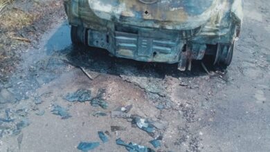Photo of हादसाः HYUNDAI EON कार में लगी आग, फायर कर्मियों ने बुझाया
