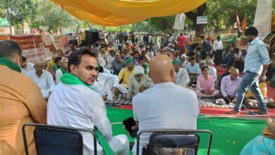 Photo of समर्थनः धरनारत पहलवानों के समर्थन में किसान ट्रैक्टर-ट्राली से जंतर-मंतर पहुंचे