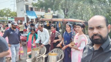 Photo of गरीबों की सेवाः दीदी की रसोई ट्रस्ट ने जरूरतमंदों को बांटा निशुल्क भोजन