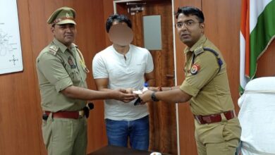 Photo of सराहनीयः पुलिस ने महिला के गुम हुए लाखों रुपये की कीमत के ब्रेसलेट खोजकर उसके पति को वापस किया