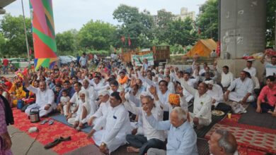 Photo of विधायक ने भरोसा दिलायाः किसानों का प्रतिनिधिमंडल जेवर विधायक धीरेंद्र सिंह से मिला