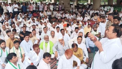 Photo of किसान आंदोलनः रालोद का प्रतिनिधिमंडल किसानों के बीच पहुंचा, आंदोलन को तेज करने का प्रस्ताव पारित