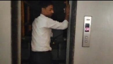 Photo of दुर्व्यवस्थाः हाईराइज सोसायटी की लिफ्ट अचानक खराब, चार महिलाएं एक घंटे तक फंसी रहीं