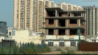 Photo of Greater Noida West News : शाहबेरी में बिल्डर ने प्राधिकरण और रजिस्ट्री विभाग के साथ मिलकर किया फर्जीवाड़ा, रोक के बाद हो गयी रजिस्ट्री, डीएम ने ये की बड़ी कार्रवाई