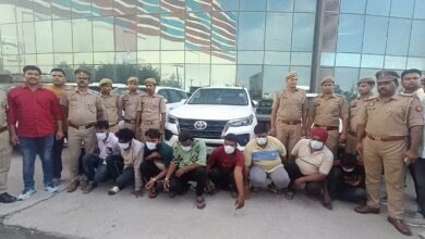Photo of सबसे बड़ी गिरफ्तारी : ढाई करोड़ की गाड़ियों को चोरी करने वाले वाहन चोरों को नोएडा पुलिस ने दबोचा, आठ बड़े वाहन चोर गिरफ्तार