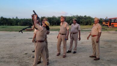 Photo of गौतमबुद्धनगर की पुलिस कमिश्नर लक्ष्मी सिंह के नेतृत्व में रिजर्व मॉक ड्रिल का आयोजन, ड्रिल में महिला पुलिस ने भी लिया हिस्सा