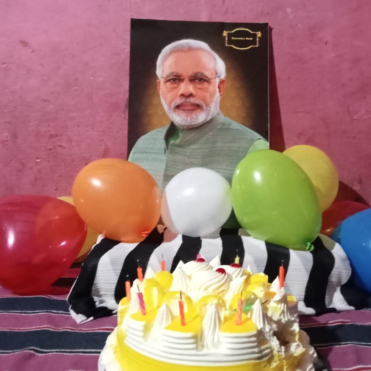 Have a look at how NaMo supporters redefined creativity with cakes – India  TV