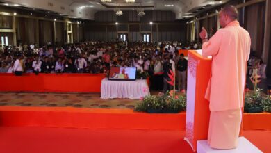 Photo of सीएम योगी ने लघु उद्योग भारती के उद्यमी महा अधिवेशन में उद्यमियों से किया संवाद, कहा, लघु उद्योगों से ही संभव होगा रोजगार सृजन और परिवारों का आर्थिक स्वावलंबन