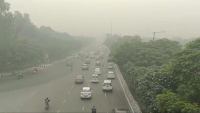 Photo of गौतमबुद्धनगर में प्रदूषण रोकने के लिए दिल्ली के वाहनों पर लगाया प्रतिबन्ध, दूसरे जिले के वाहनों को भी नहीं मिलेगा प्रवेश