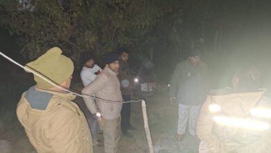 Photo of Greater Noida: शराब पार्टी में चाकुओं से गोदकर शख्स की कर दी निर्मम हत्या, 11 लोगों की तलाश में जुटी पुलिस
