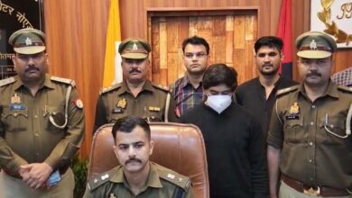 Photo of ग्रेटर नोएडा की पुलिस ने चार घंटे में किया एक करोड़ की लूट का खुलासा, व्यापारी के मुंशी ने मामा के साथ बनाई थी लूट की योजना