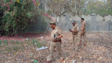 Photo of Greater Noida News : लोकसभा चुनाव के दौरान सुरक्षा के इंताजाम के दावों की खुली पोल, स्कूटी सवार बदमाशों ने महिला की सोने की चैन लूटी