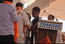 Photo of Breaking news : मंच पर शिवसेना प्रत्याशी राजश्री पाटिल के प्रचार में पहुंचे नितिन गड़करी हुए बेहोश, एक्स पर पोस्ट कर खुद के स्वास्थ्य की दी यह अपडेट