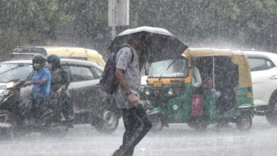 Photo of नोएडा-ग्रेटर नोएडा में सुबह से झमाझम बारिश ने बदला मौसम का मिजाज, गर्मी से मिली लोगों को राहत