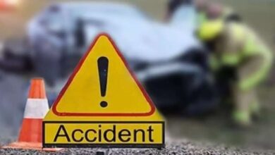 Photo of ACCIDENT : ग्रेटर नोएडा वेस्ट में चार मूर्ति के पास तेज रफ्तार कैंटर ने सोते हुए हाइड्रा व रिकवनी वैन के चालक को कुचला, मौत