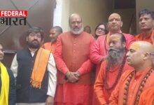 Photo of डासना मंदिर के बाहर भारी पुलिस बल तैनात : तौकीर रजा की प्रेस कॉन्फ्रेंस को लेकर महंत का विवादित बयान, हनुमान चालीसा के पाठ की दी धमकी