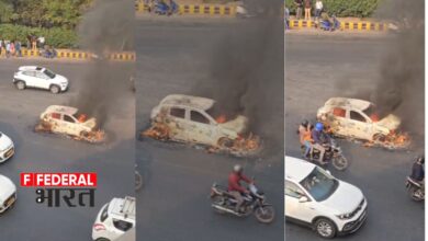 Photo of ग्रेटर नोएडा एक्सप्रेसवे पर चलती कार में लगी भीषण आग : चालक ने कूद कर बचाई अपनी जान