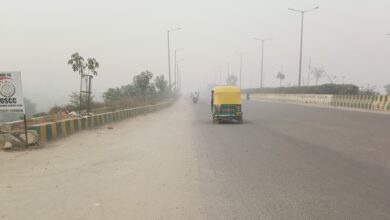 Photo of दमघोंटू प्रदूषण : नोएडा में हवा हुई और जहरीली, AQI 450 के पार पहुंचा, ग्रैप फोर लागू किया