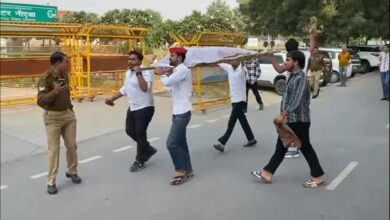 Photo of मुख्यमंत्री योगी की अंतिम यात्रा निकालने वाले सपा नेता मोहित नागर समेत सात के खिलाफ FIR दर्ज