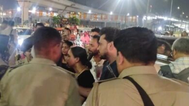 Photo of नोएडा में ट्रैफिक नियमों के खिलाफ ऑटो चालकों का हंगामा: सड़क जाम पर पुलिस की सख्ती