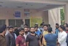 Photo of Greater Noida: आठ दिन से अंधेरे में डूबा बादलपुर गांव, बिजली कटौती से ग्रामीण परेशान