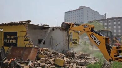 Photo of 16 साल बाद मिली राहत: ग्रेटर नोएडा प्राधिकरण ने 10 आवंटियों को दिलाया प्लॉट पर कब्जा