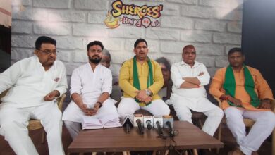 Photo of नोएडा में भारतीय किसान यूनियन की प्रेस कॉन्फ्रेंस, किसानों के मुद्दों पर उठाई आवाज