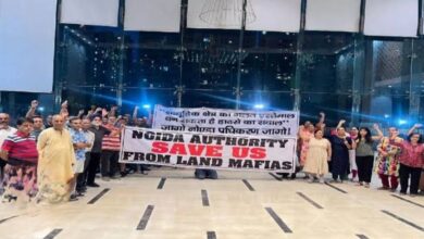 Photo of महागुन मॉडर्न सोसायटी में 17वें सप्ताह भी विरोध जारी, अवैध दुकानों के दोबारा निर्माण पर नाराज़गी