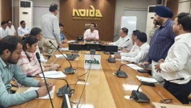 Photo of नोएडा प्राधिकरण में समय पालन को लेकर सख्ती, 35 कर्मचारियों का वेतन रोका