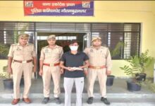 Photo of Noida Crime: पुलिस के हत्थे चढ़ा वांछित अपराधी, तमंचा-कारतूस बरामद