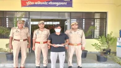 Photo of Noida Crime: पुलिस के हत्थे चढ़ा वांछित अपराधी, तमंचा-कारतूस बरामद