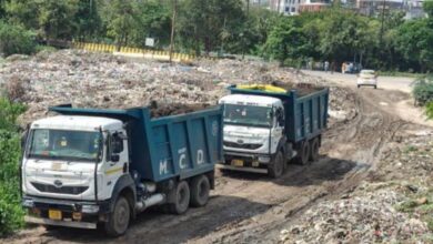 Photo of दिल्ली का कूड़ा नोएडा में डंप! हिंडन किनारे मिला अवैध कचरा स्थल, 11 डंपर जब्त