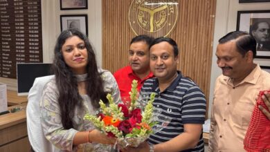 Photo of जिलाधिकारी मेघारूपम को वैश्य समाज ने किया सम्मानित, जन्माष्टमी महोत्सव में सम्मिलित होने का दिया आमंत्रण