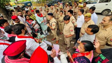Photo of Big Breaking : मुख्यमंत्री से मिलने की मांग को लेकर समाजवादी पार्टी का हल्ला बोल, धारा-10 नोटिस के खिलाफ जोरदार प्रदर्शन – कई नेता हिरासत में