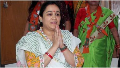 Photo of भ्रष्टाचार के आरोप में यूपी महिला आयोग की उपाध्यक्ष अपर्णा यादव की मां अंबी बिष्ट के खिलाफ विजिलेंस ने दर्ज किया मुकदमा, आरोप सिद्ध होने पर इतनी होगी सजा