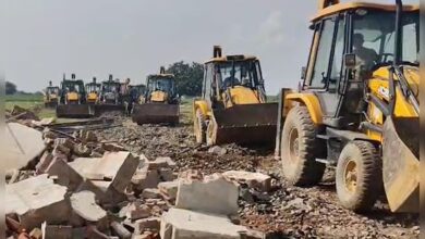 Photo of जेवर एयरपोर्ट के पास अवैध कॉलोनाइजर्स पर बड़ी नकेल, 200 करोड़ की भूमि को मुक्त करवाया