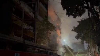 Photo of Ghaziabad: पटाखों की वजह से इंदिरापुरम में लगी भीषण आग, कई परिवार फंसे