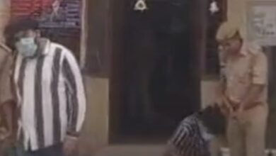 Photo of होटल में खाना खाने गई युवती को दिखाया प्राइवेट, आरोपी बोले-अब किसी लड़की के सामने नहीं करेंगे अश्लील हरकत