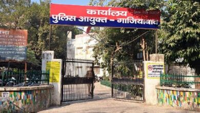 Photo of गाजियाबाद पुलिस ने किया कमाल! 35 लाख के 150 चोरी हुए मोबाइल बरामद — खुश होकर फूले नहीं समाए मोबाइल मालिक