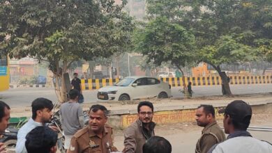 Photo of ग्रेनो वेस्ट की सोसाइटी में हुआ बड़ा हादसा, तेज रफ्तार कार ने तीन को कुचला