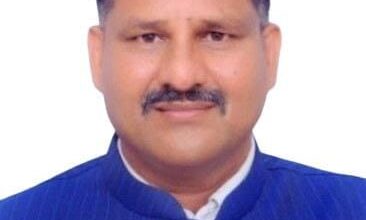 Photo of हिमालय प्राइड सोसाइटी की एनपीसीएल ने काटी बिजली, निवासियों ने लगाए बिल्डर पर गंभीर आरोप, पैसा तो ले लेते हैं पर…