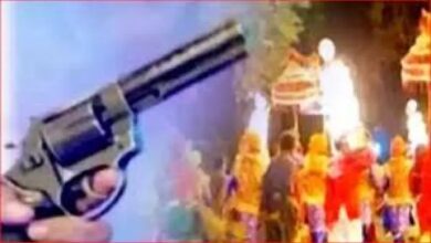 Photo of Greater Noida: हर्ष फायरिंग के दौरान गोली लगने से 11वीं क्लास का छात्र घायल, दस से अधिक पर मुकदमा दर्ज