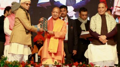 Photo of श्रीराम जन्मभूमि अयोध्या पहुंचे रक्षामंत्री राजनाथ सिंह, बोले-मंदिर का निर्माण ही नहीं, बल्कि ट्रांसपोर्ट नेटवर्क भी हुआ मजबूत